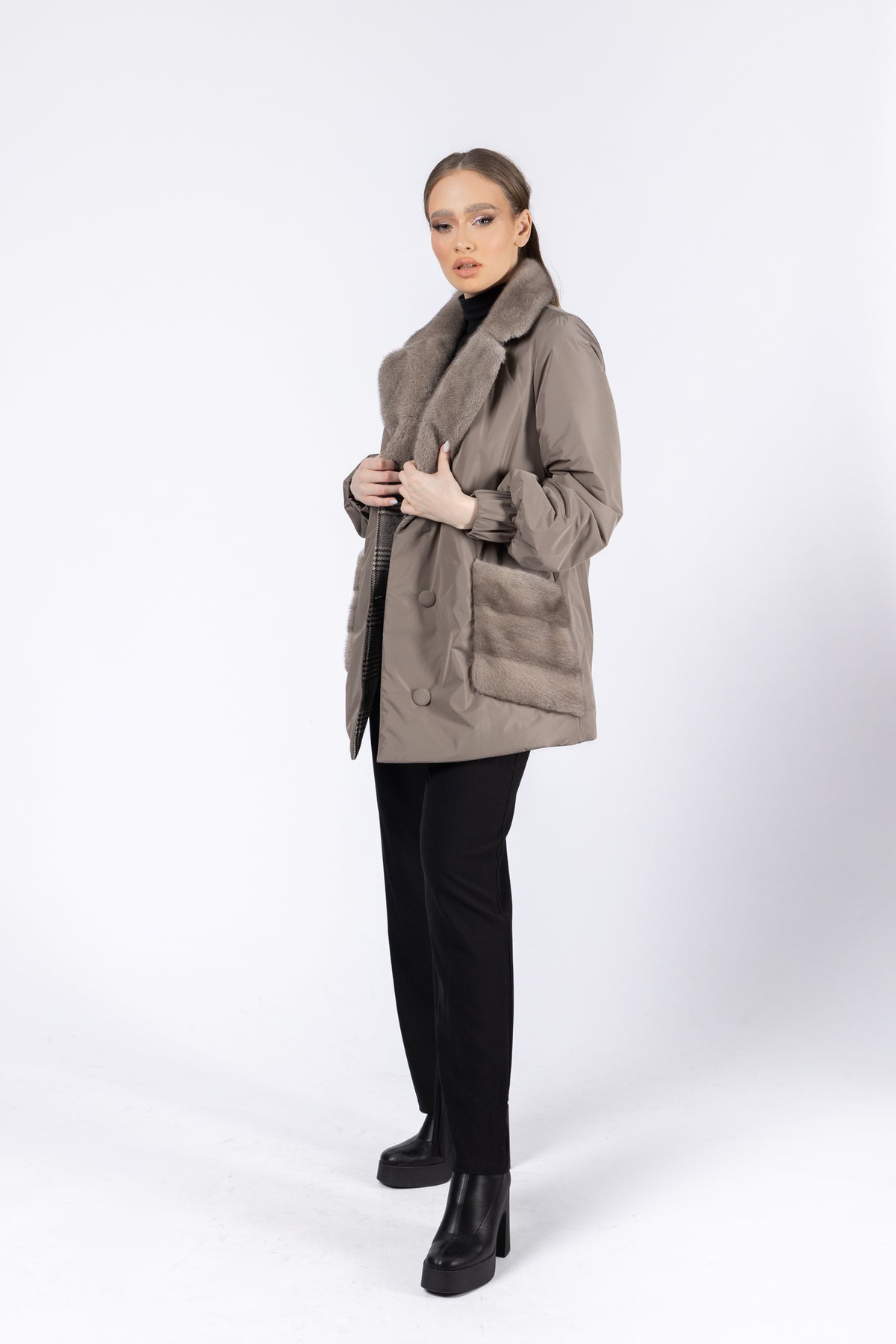 Jacke mit Nerzpelzkragen