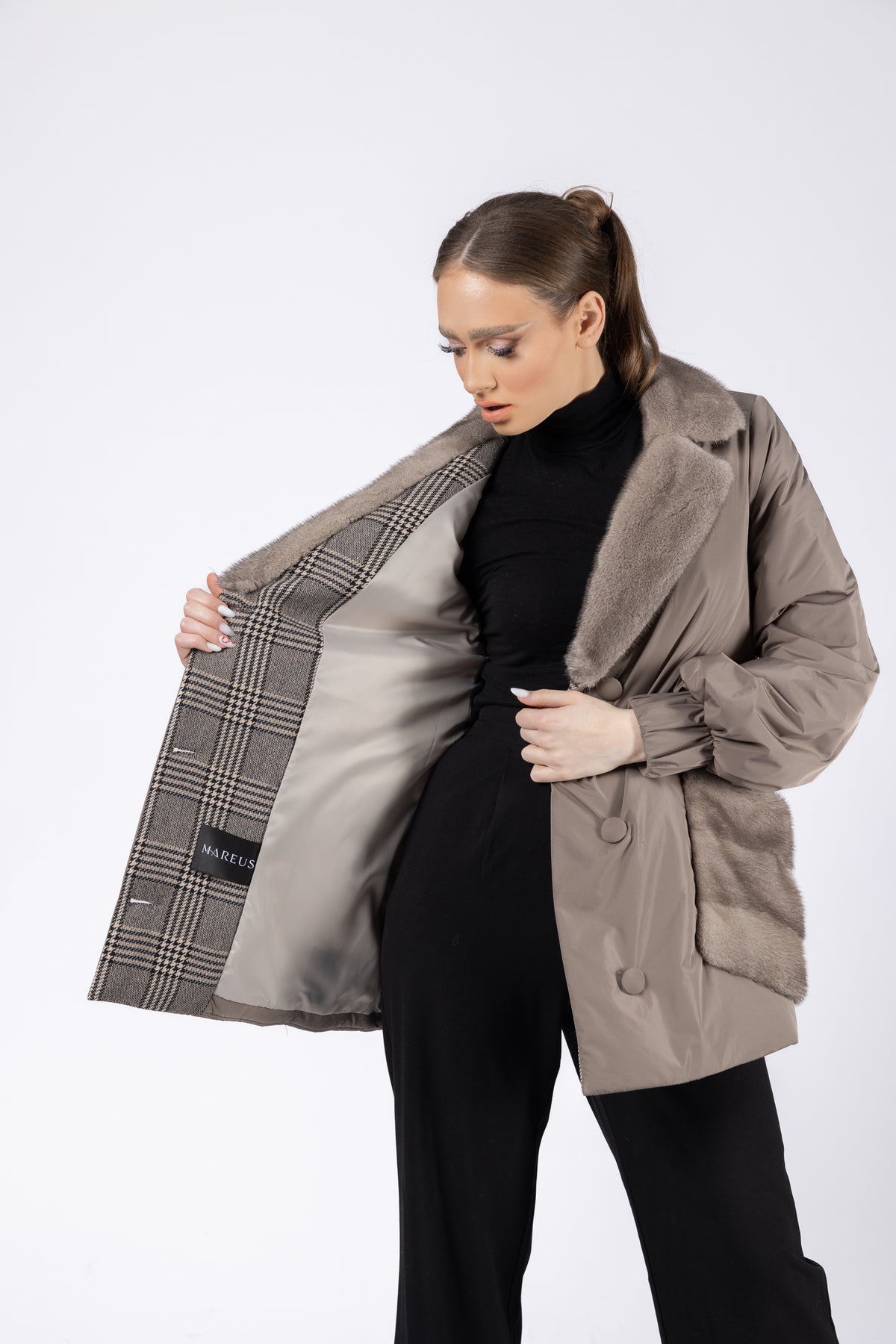 Jacke mit Nerzpelzkragen