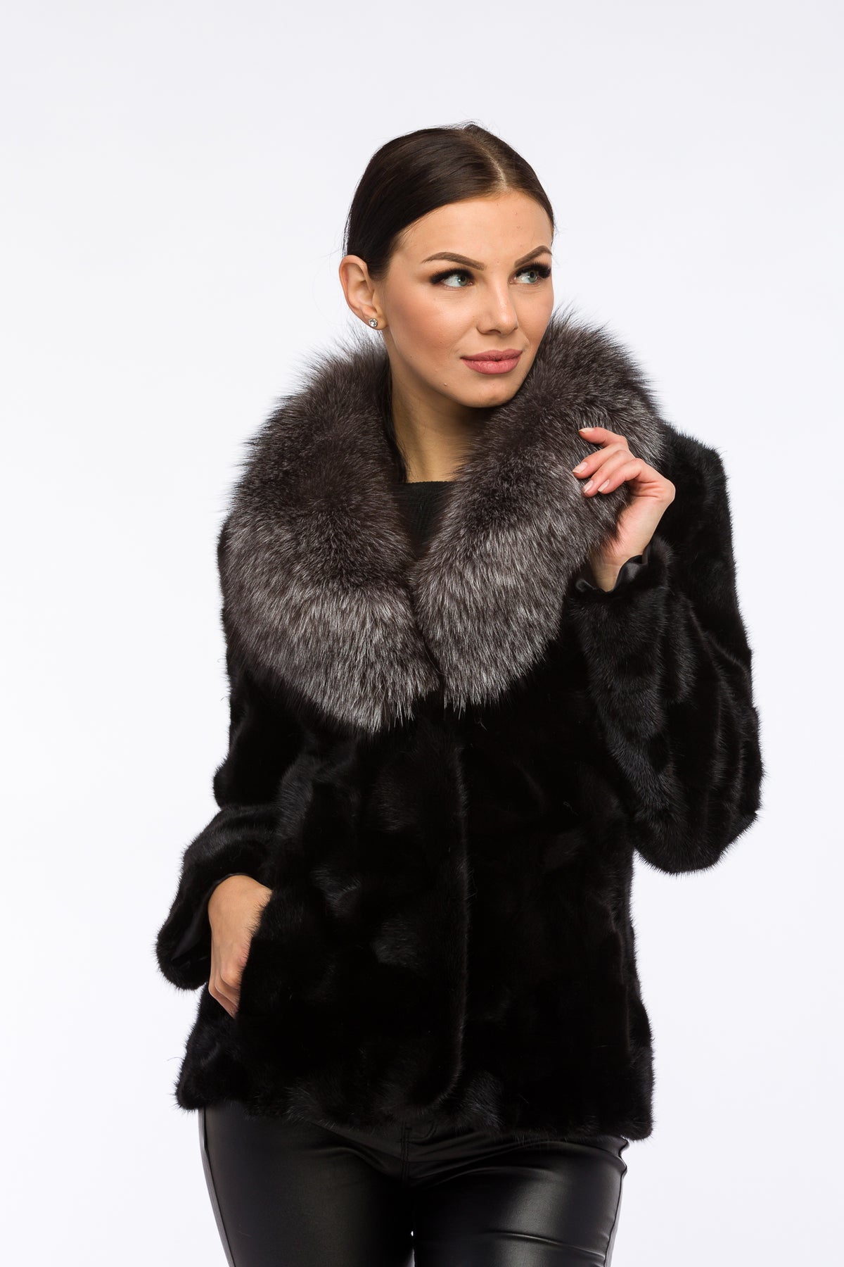 Haină din Blană Naturală de Nurcă cu Guler de Vulpe, Femei, Obsidian și Grey Frost 162