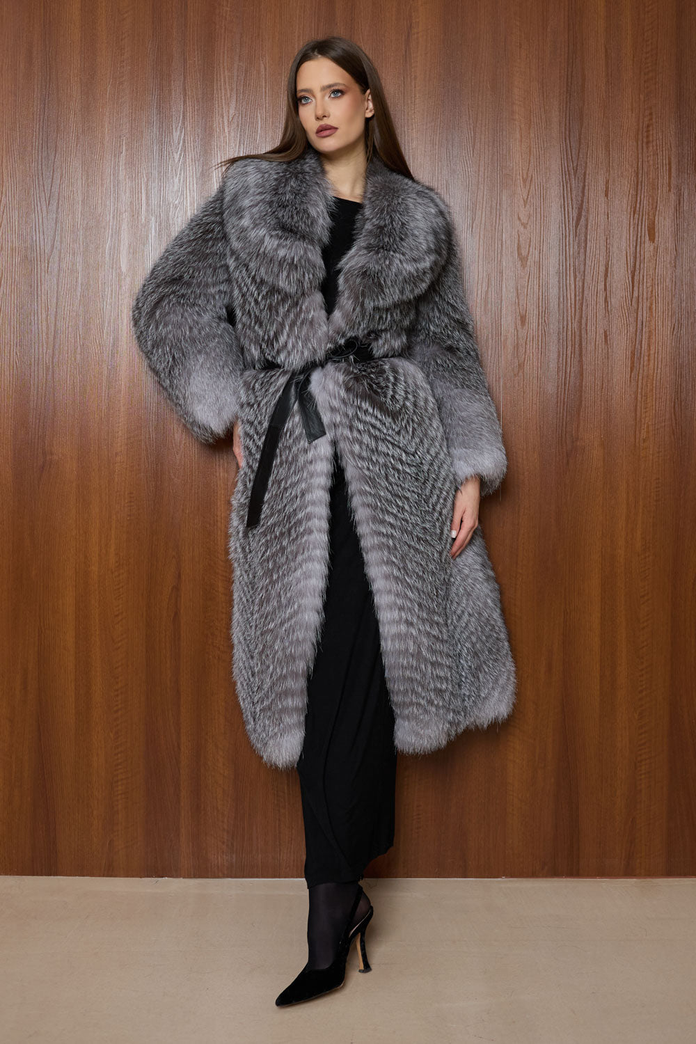 manteau long en fourrure de renard gris naturel, Mareus