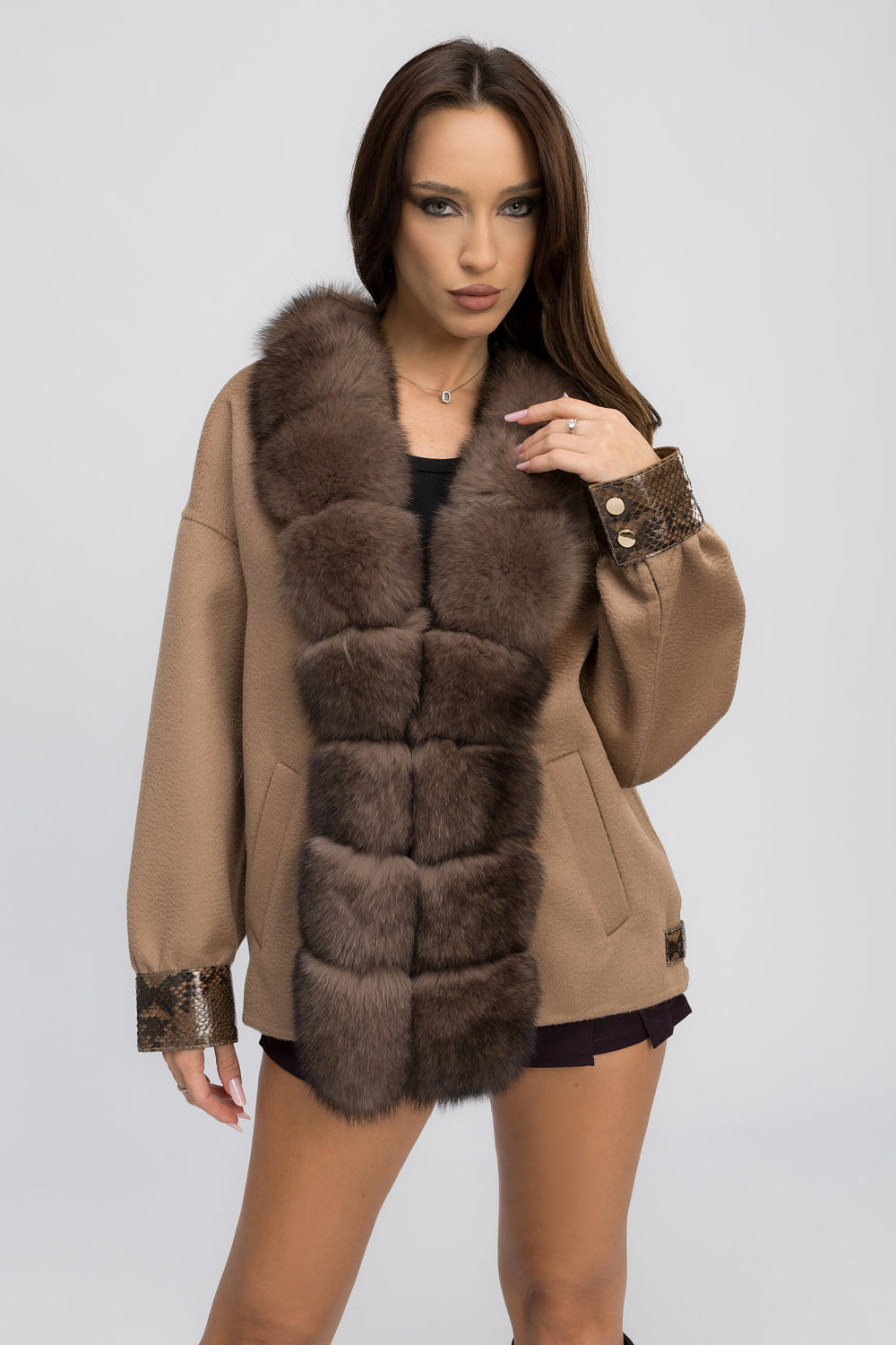 Palton din Lână cu Blană Naturală de Vulpe și Accente din Piele Piton, Femei, Mocha Luxe 450