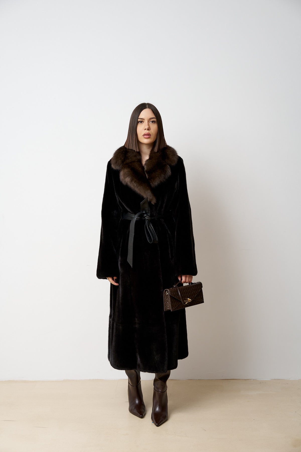 Cappotto in pelliccia di visone naturale Blackglama con collo di zibellino, Nero, Mareus
