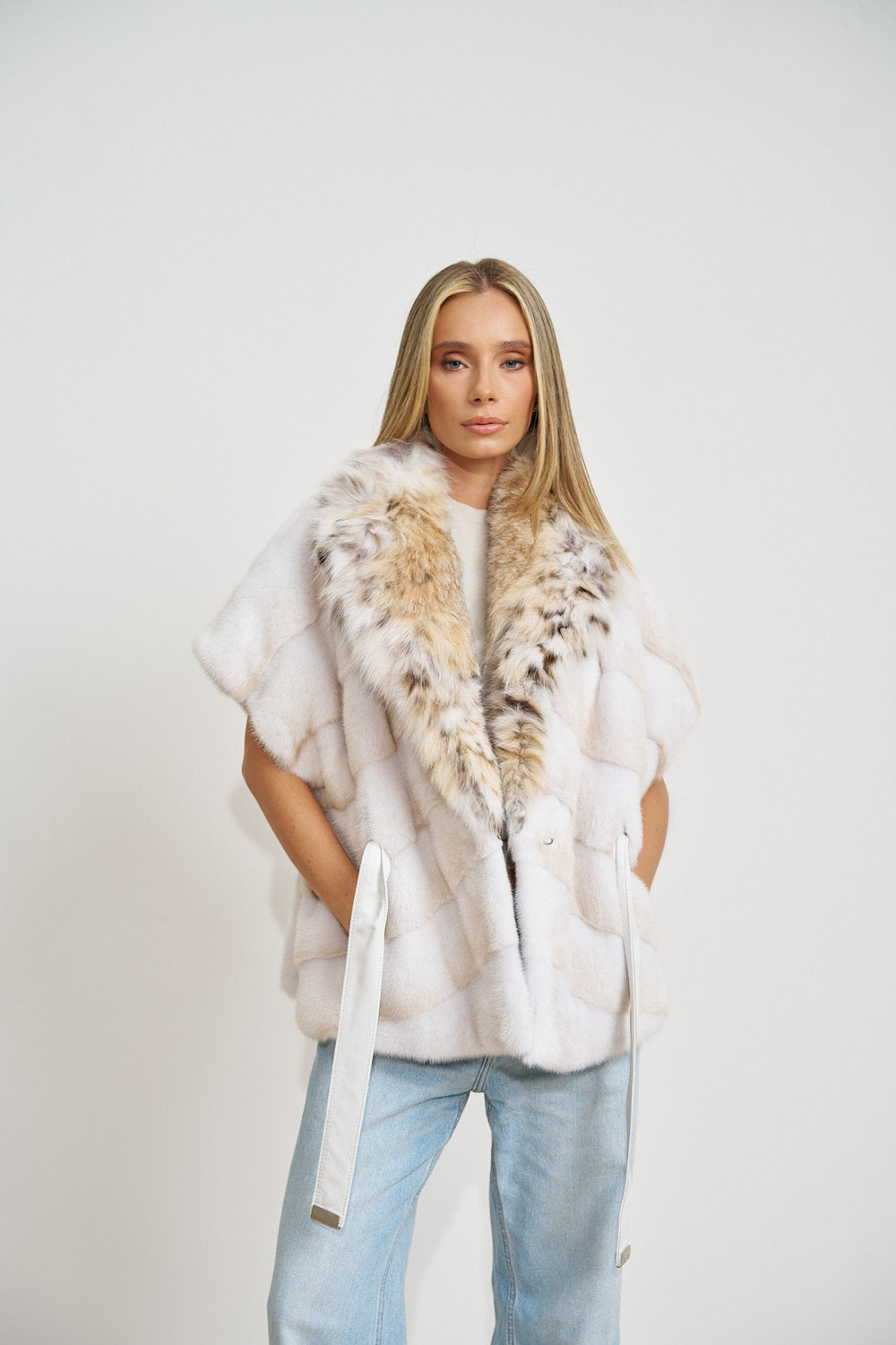 Vestă din Blană Naturală de Vizon, cu Guler din Blană de Lynx, Pearl 700
