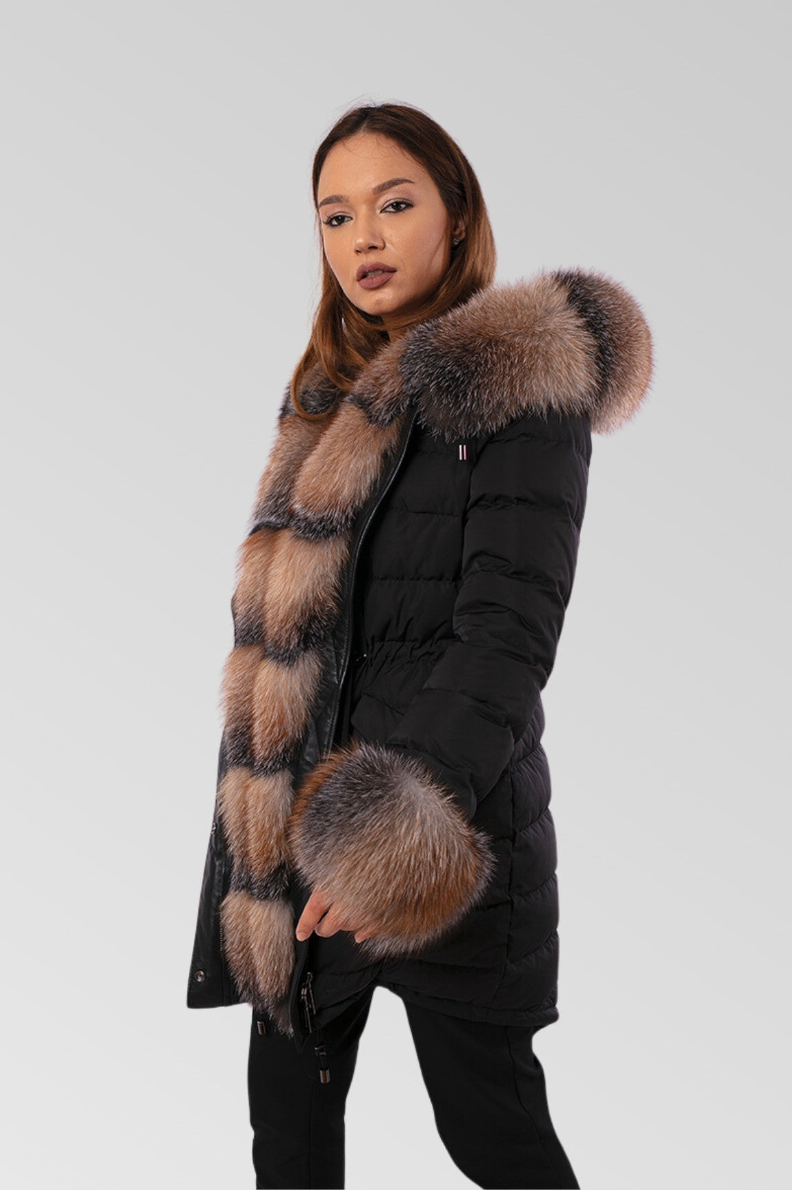 Wasserdichte Damen-Parka-Jacke aus Obsidian und Braun Frost 150 mit natürlicher Daunenfüllung aus Fuchspelz