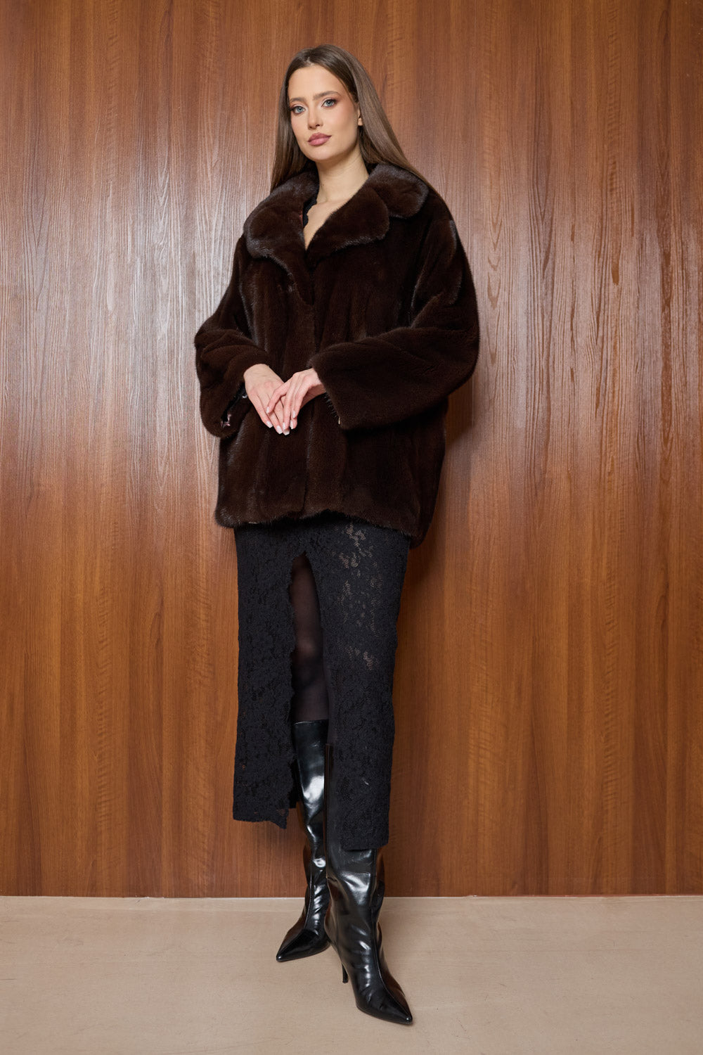 cappotto di visone di velluto marrone con revers, Mareus