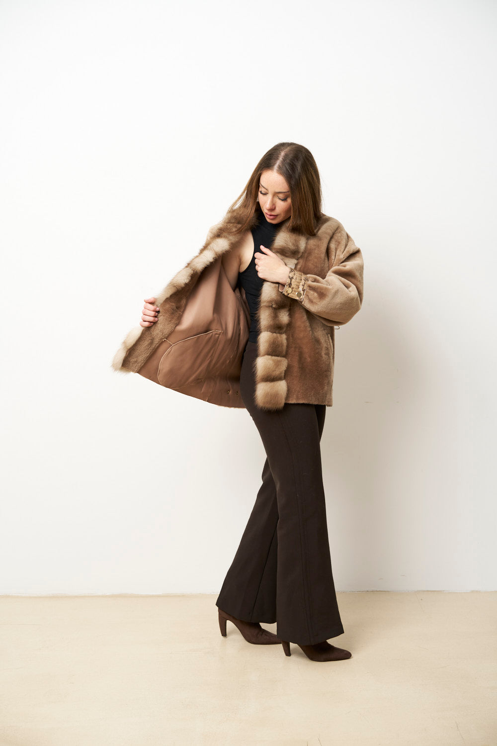 Natural Spanish Merino Fur Coat with Jder Collar and Python Leather Accessories, Ivory Luxury, Mareus