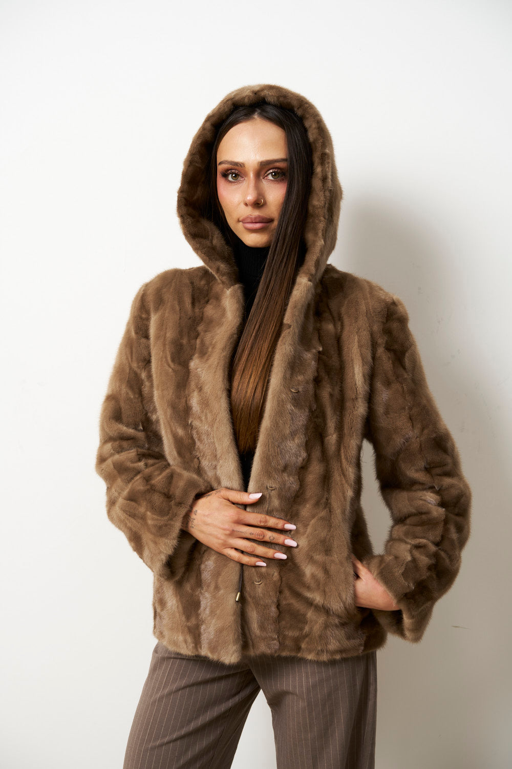 Cappotto in Pelliccia di Visone Naturale con Cappuccio da Donna, Marrone Pastello, Cambrata, Mareus