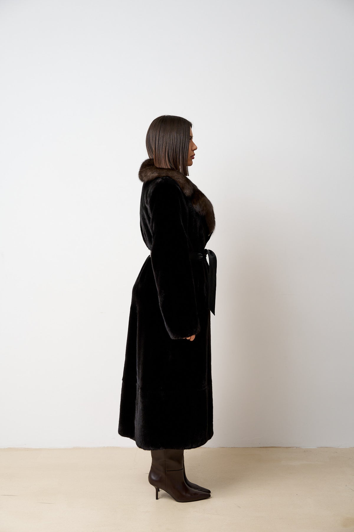 Cappotto in pelliccia di visone naturale Blackglama con collo di zibellino, Nero, Mareus