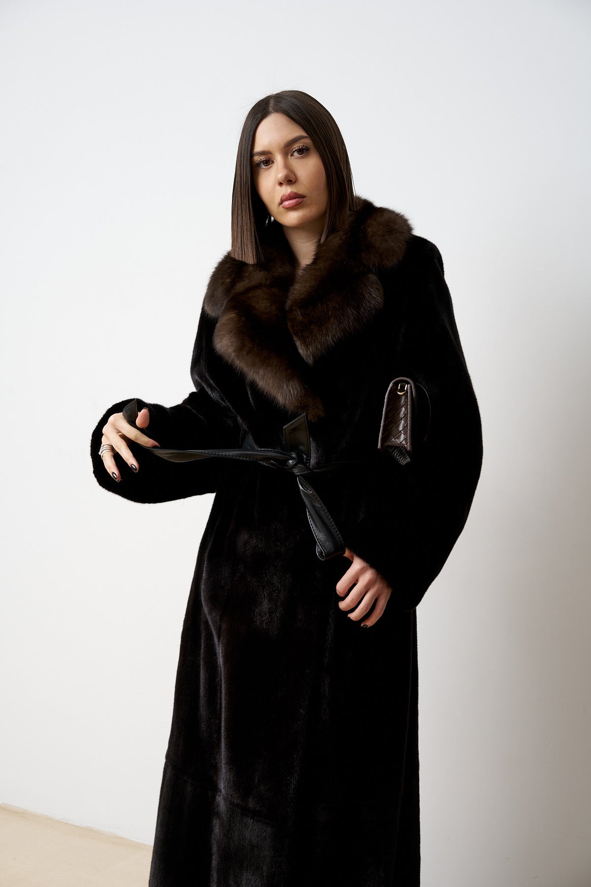 Cappotto in pelliccia di visone naturale Blackglama con collo di zibellino, Nero, Mareus