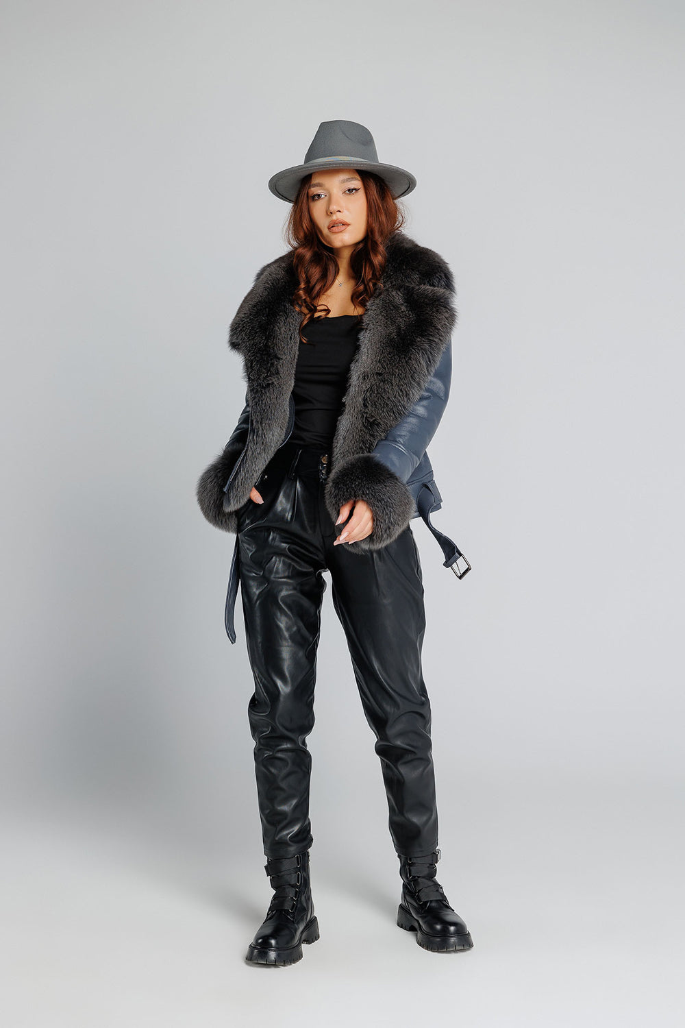 Cappotto in pelle e pelliccia naturale di agnello, collo e polsini in pelliccia di volpe, donna, antracite 346