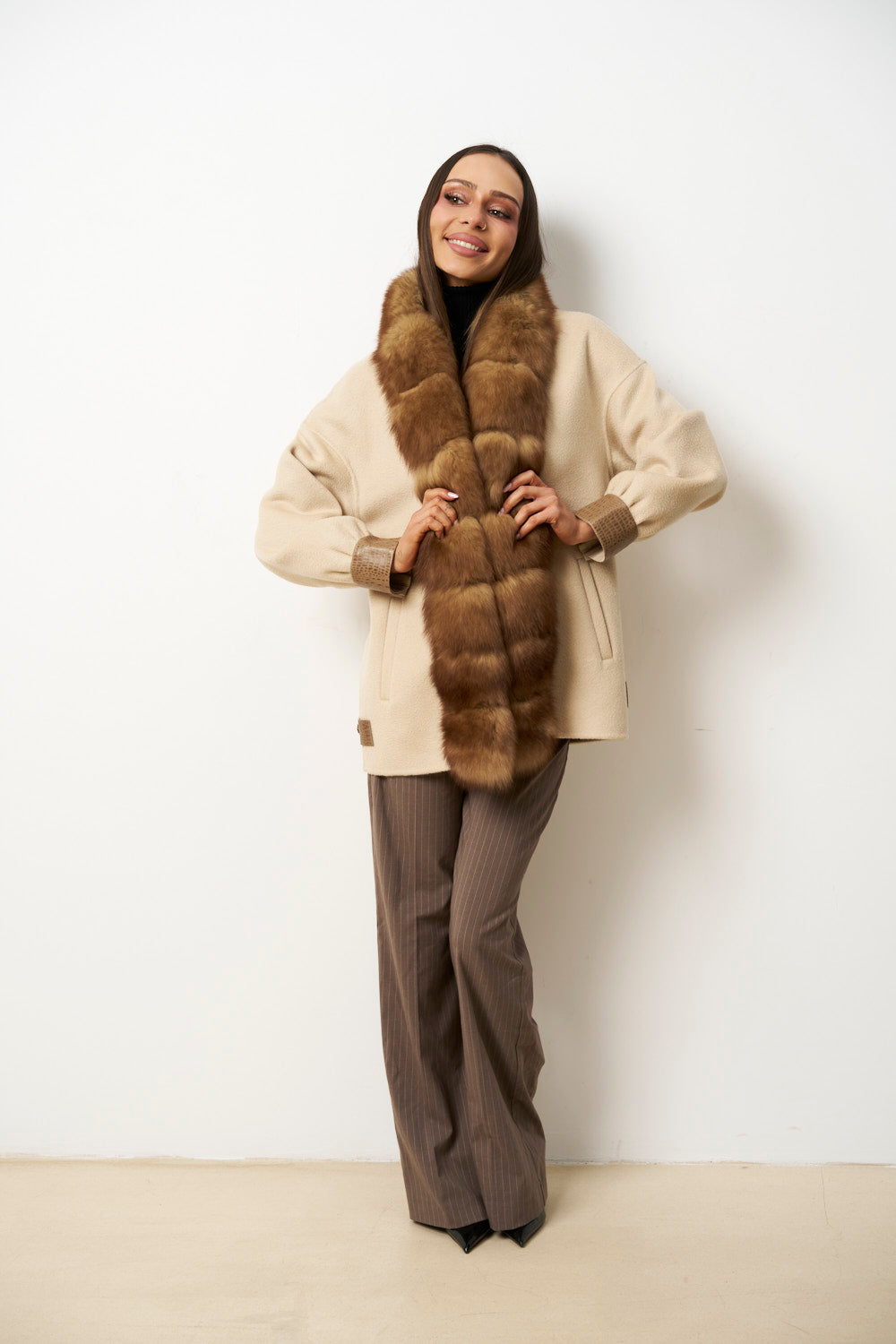 Cappotto in Lana con Collo in Pelliccia di Volpe per Donna, Beige Perla, Mareus